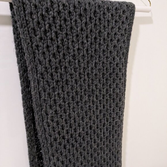 Christopher Fischer Chunky Soft Wool Charcoal Gray Scarf - Picture 7 of 8
